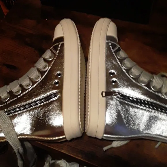 NWOT Women's Sz 9 Gold & Silver Lace Up Zipper Boot - Picture 9 of 10